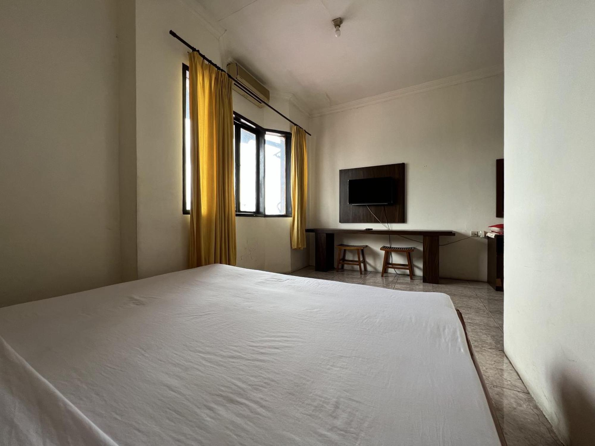 Oyo 92098 Kost Orange Syariah Hotel Makassar Exterior photo