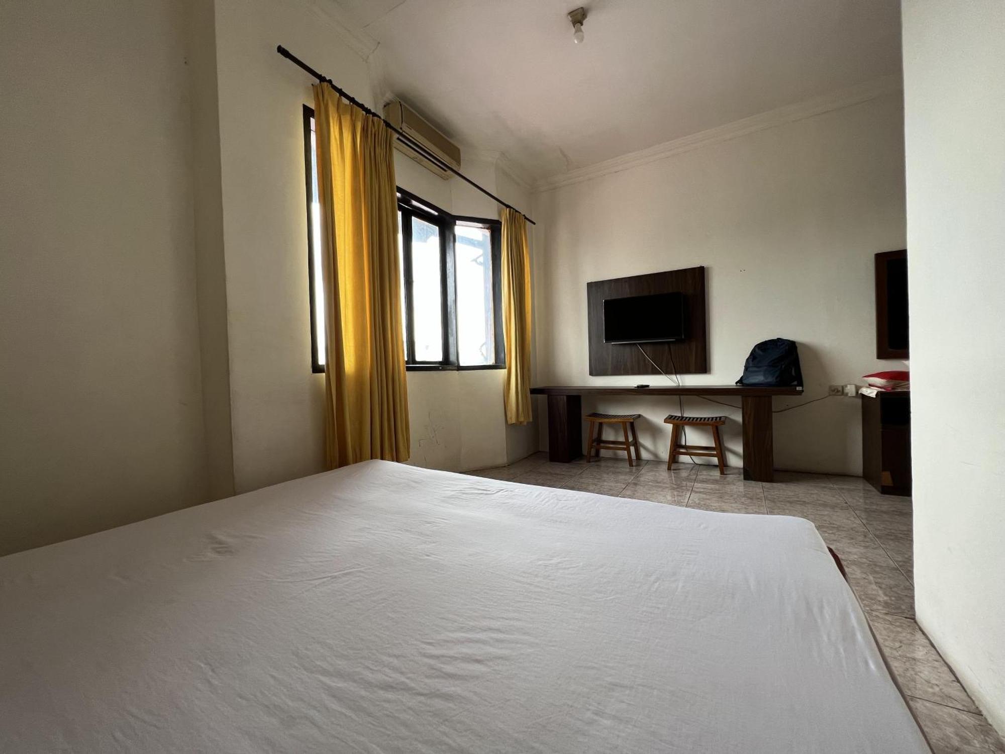 Oyo 92098 Kost Orange Syariah Hotel Makassar Exterior photo